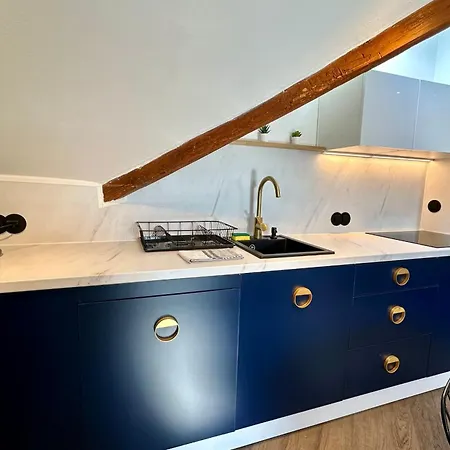 Bright Cocoon Floor - Chez Ela