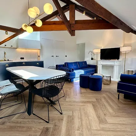 Bright Cocoon Floor - Chez Ela Fontainebleau