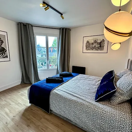 Bright Cocoon Floor - Chez Ela