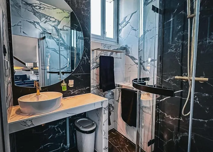 Bright Cocoon Floor - Chez Ela フォンテーヌブロー